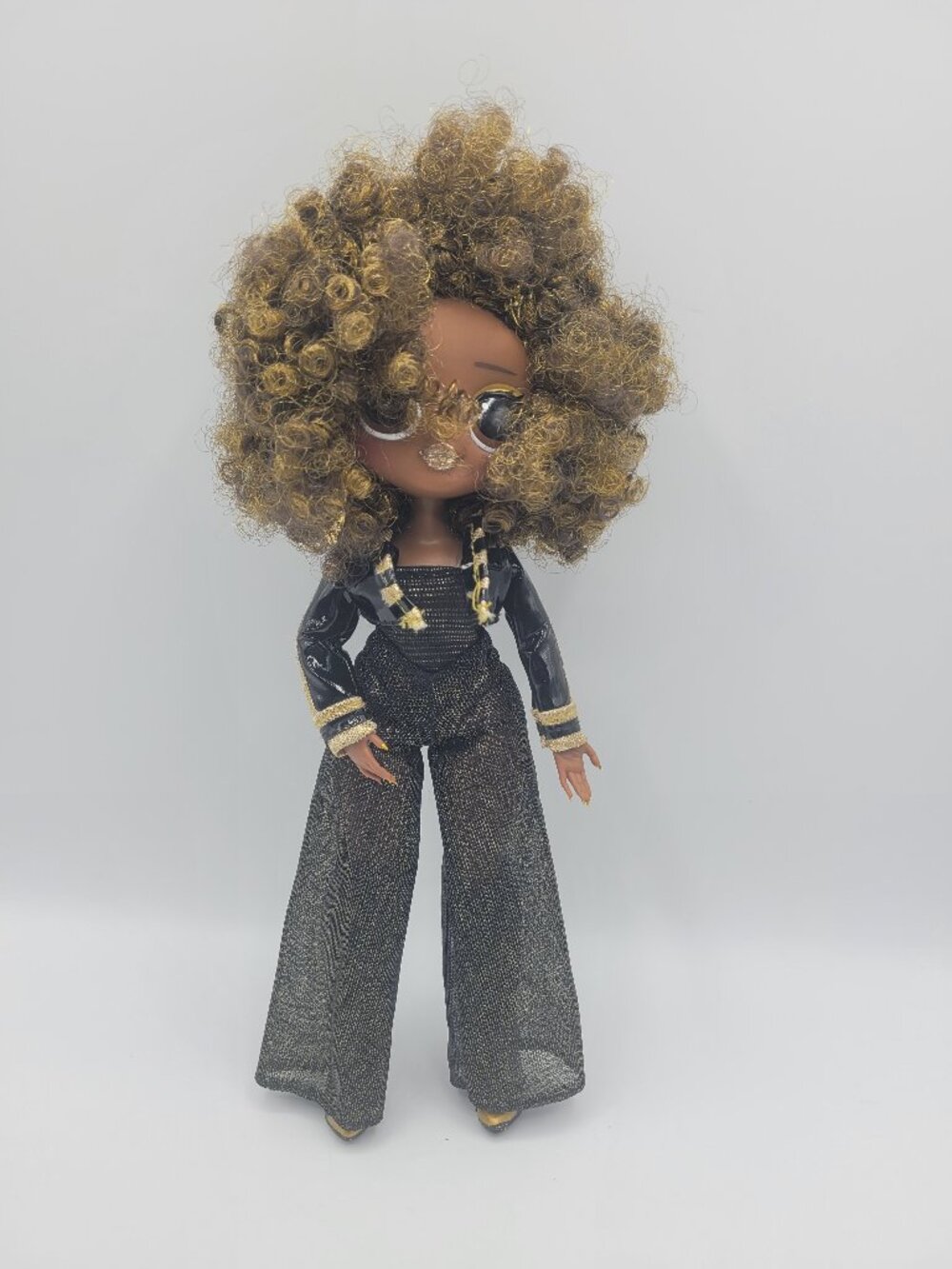 LOL OMG Surprise Royal Bee Doll with Clothes